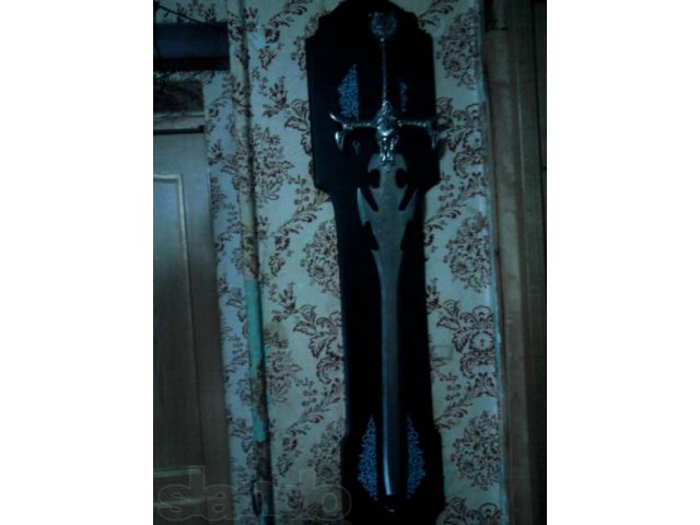 сказочный меч(не заточен) с подставкой на стену.цена 4000руб.торг в городе Невинномысск, фото 1, стоимость: 4 000 руб.