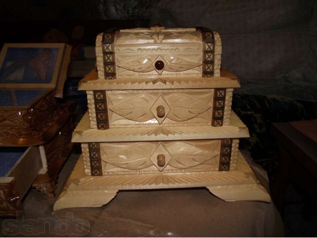 Шкатулки деревянные резные ручной работы в городе Адыгейск, фото 3, стоимость: 2 000 руб.