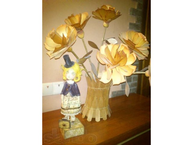 Розы и ваза из дерева в городе Волгоград, фото 1, стоимость: 3 000 руб.
