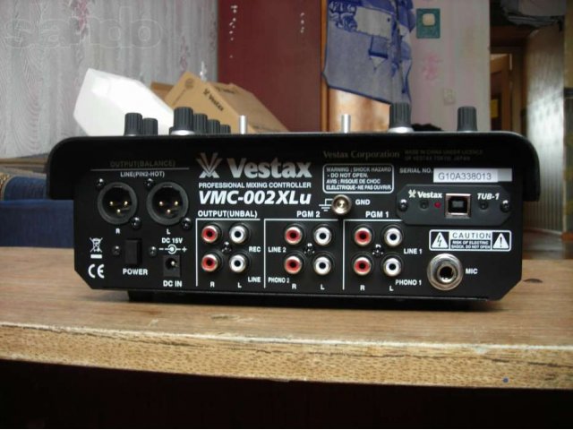 DJ Микшер VESTAX VMC-002 XLu Blk в городе Глазов, фото 2, Микшерные пульты