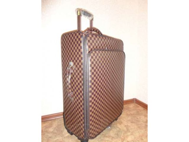 Большой чемодан в городе Чебоксары, фото 1, Чувашия