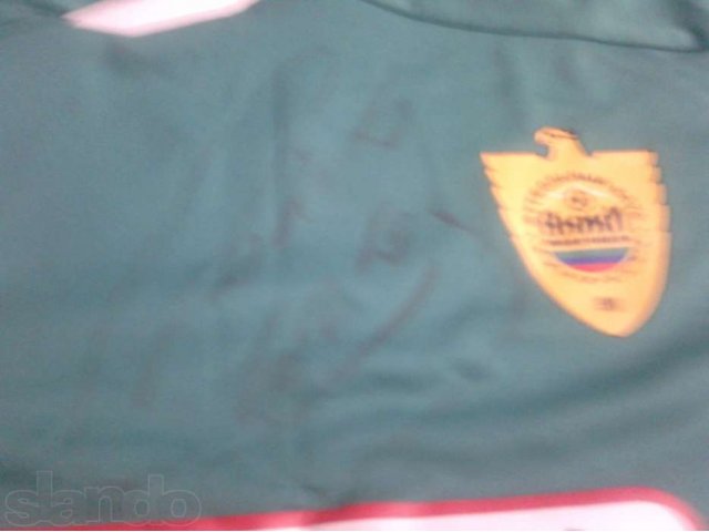 Автограф на майке Роберто Карлоса которую он сразу же снял после матча в городе Тамбов, фото 2, стоимость: 15 000 руб.