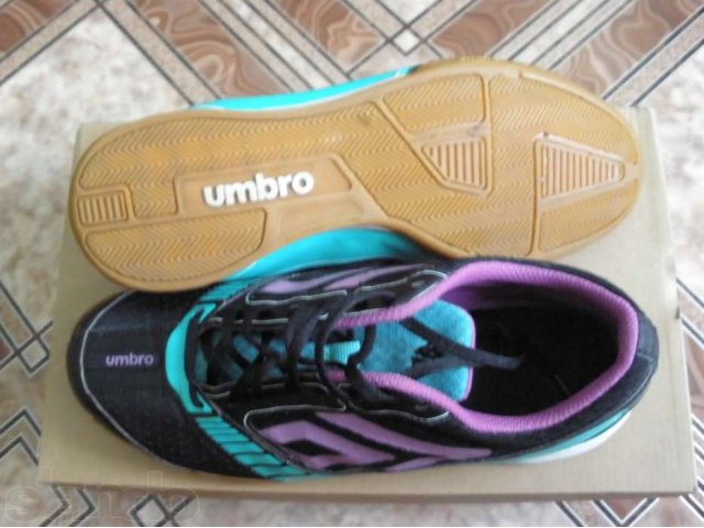 Кроссовки UMBRO для мини-футбола в городе Казань, фото 1, стоимость: 800 руб.