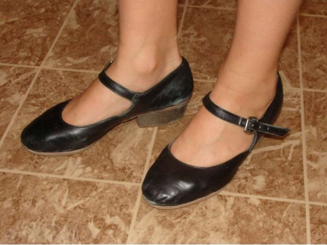 Специальные туфли для танцев ( кожаные) в городе Ишимбай, фото 1, стоимость: 1 000 руб.