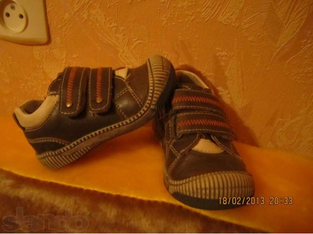 продам ботинки на мальчика в городе Волжский, фото 1, стоимость: 300 руб.