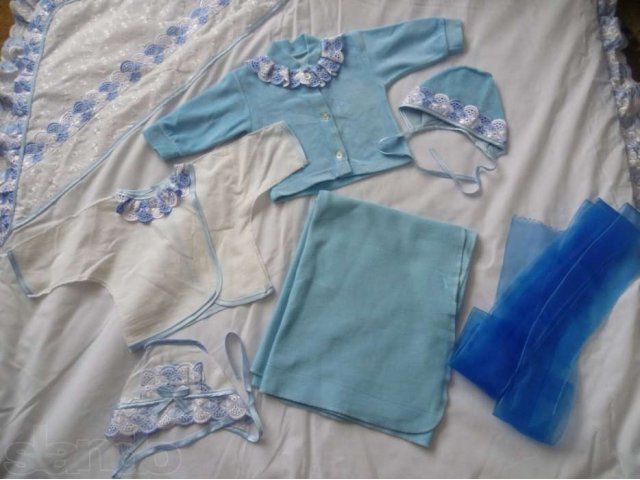 продам комплект на выписку для мальчика в городе Богданович, фото 1, Одежда для новорожденных