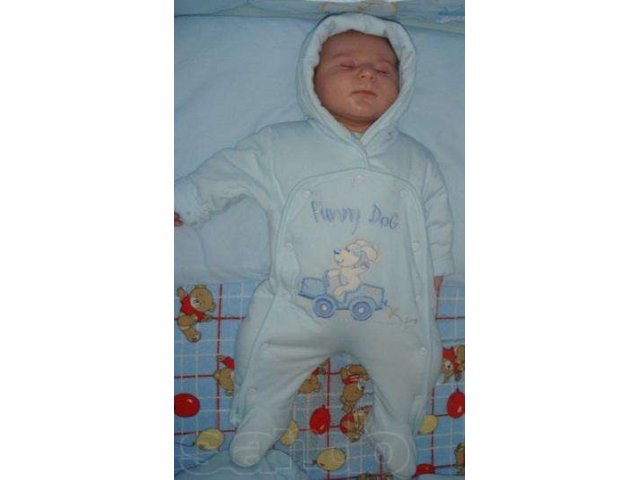 Продаю комбинезон на мальчика в городе Астрахань, фото 1, Одежда для новорожденных