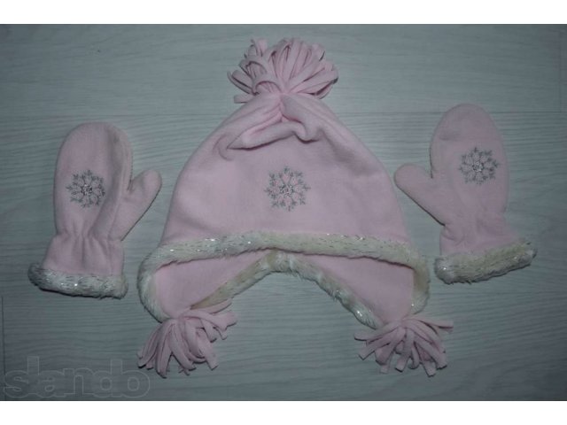 Комплект шапочка+варежки со снежинками на девочку 4-7 лет в городе Артемовский, фото 1, стоимость: 350 руб.
