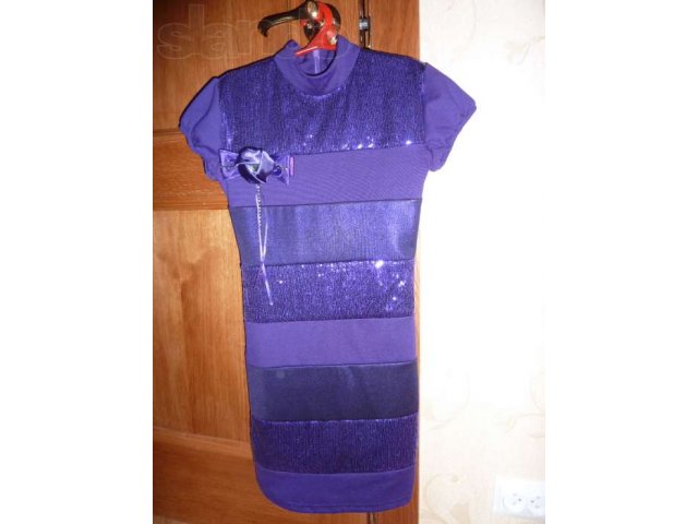 нарядное трикотажное платье  на стройную девочку 9-11 лет в городе Тверь, фото 1, стоимость: 1 000 руб.