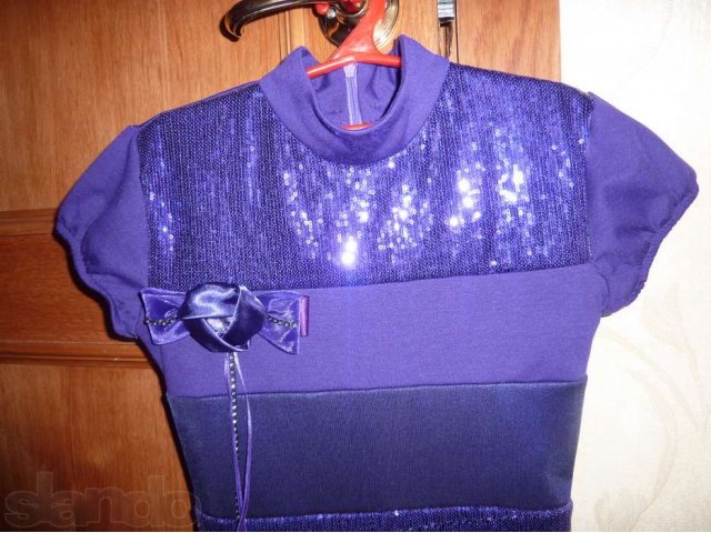 нарядное трикотажное платье  на стройную девочку 9-11 лет в городе Тверь, фото 4, стоимость: 1 000 руб.