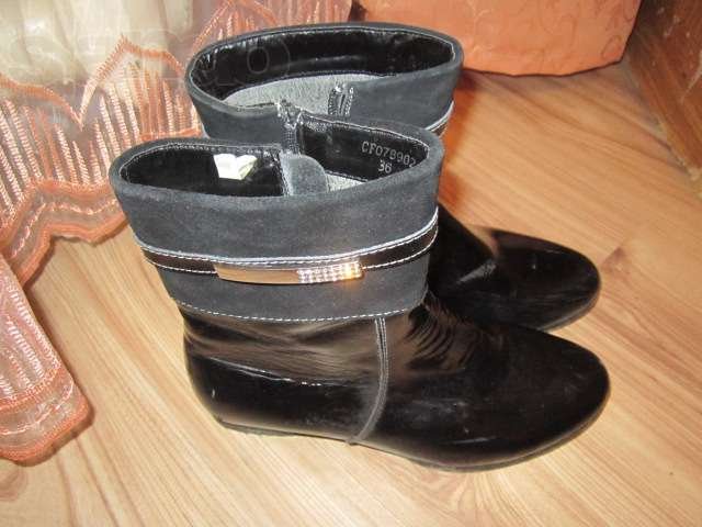 продам демисезонные ботинки женские в городе Сургут, фото 1, стоимость: 150 руб.