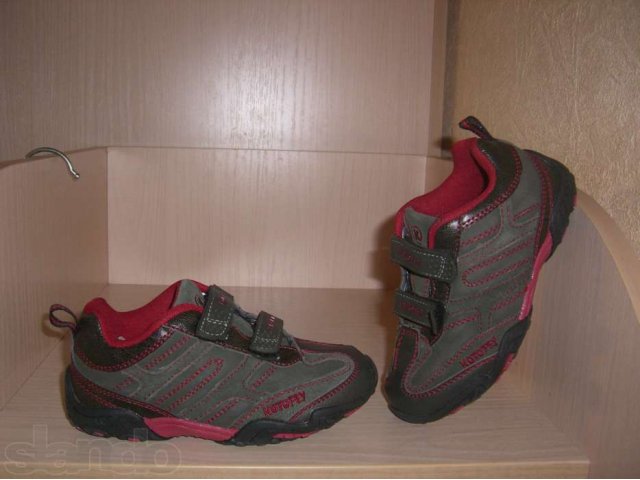 Продам новые кроссовки в городе Ухта, фото 1, стоимость: 700 руб.