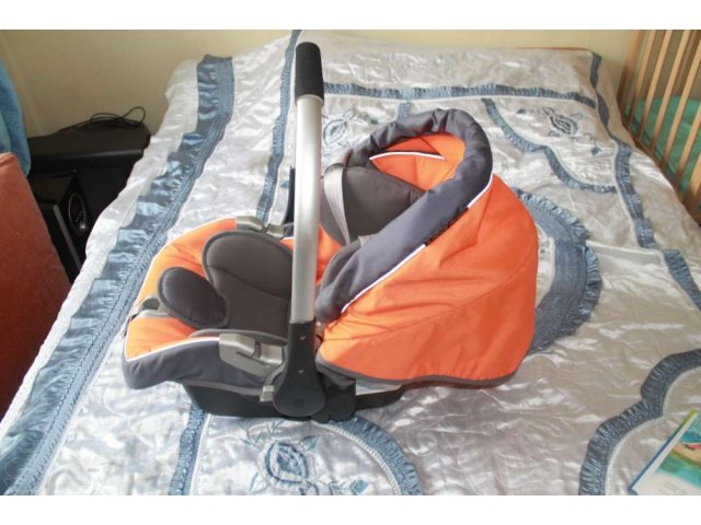 Детское автомобильное кресло в городе Чита, фото 1, стоимость: 2 000 руб.