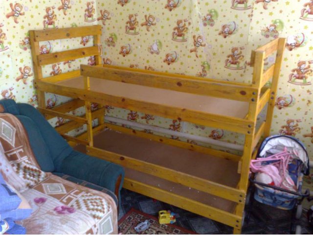 Продам двухярусную кровать в городе Энгельс, фото 1, стоимость: 7 000 руб.
