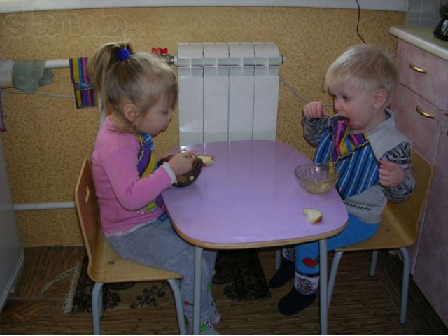 продам детскую кроватку, столик и стульчики в городе Бийск, фото 1, стоимость: 2 000 руб.