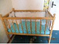 Продам детскую деревянную кроватку с комплектом и матрасом в городе Туапсе, фото 1, Краснодарский край