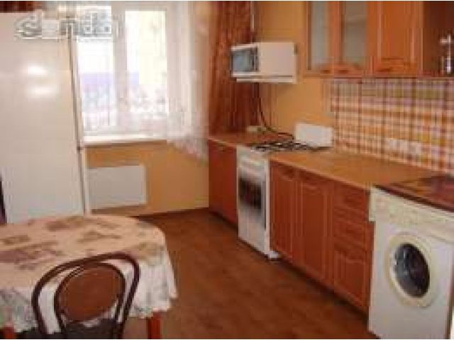 Сдам 2-комнатную квартиру посуточно в 6 А микрорайоне в городе Курган, фото 1, стоимость: 1 500 руб.