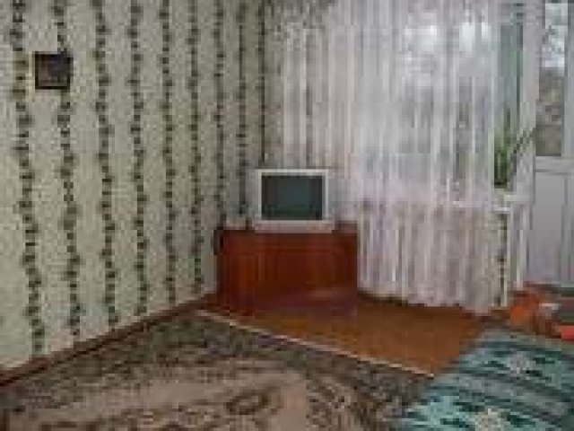 Срочно сдается комната в 3-х комнатной квартире в городе Нижневартовск, фото 1, стоимость: 10 000 руб.