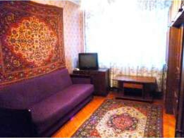 Сдам комнату в 3-х комн квартире в городе Выборг, фото 1, стоимость: 8 500 руб.