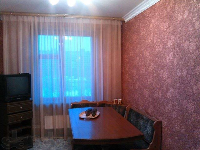 Сдам посуточно 3-х комнатную квартиру в городе Тольятти, фото 3, стоимость: 2 500 руб.