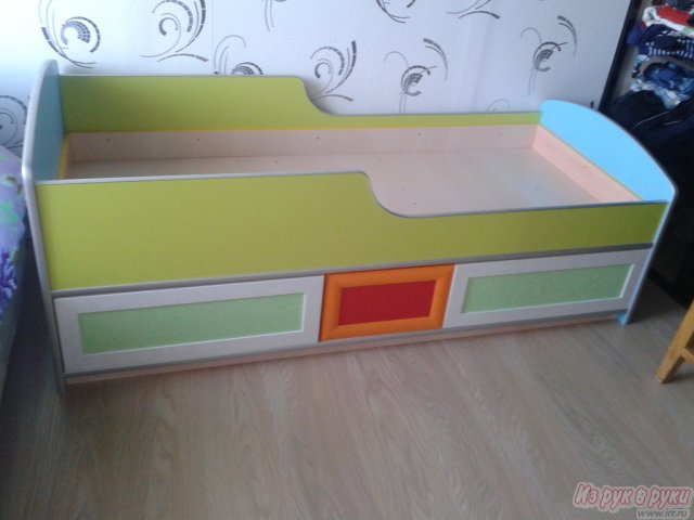 Продам детский комплект:  кровать,  стол,  стул,  тумбочка в городе Хабаровск, фото 2, Кроватки