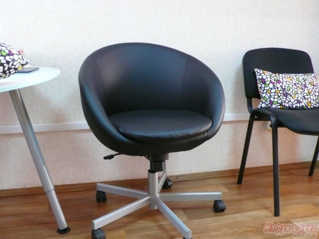 Кресло вращающееся черный кож/зам,  новое в городе Екатеринбург, фото 1, Свердловская область