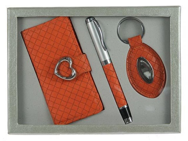 Подарочный набор:  ключница,  ручка,  брелок 21*16*4см в городе Москва, фото 1, стоимость: 936 руб.