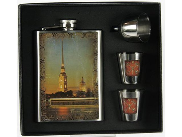 Подарочный набор санкт-петербург:  фляжка 8oz,  2 стаканчика,  воронка, 301456 в городе Москва, фото 1, стоимость: 417 руб.