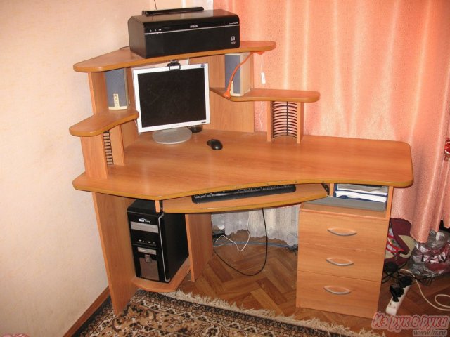 Компьютерный стол в городе Нижний Новгород, фото 1, стоимость: 2 000 руб.