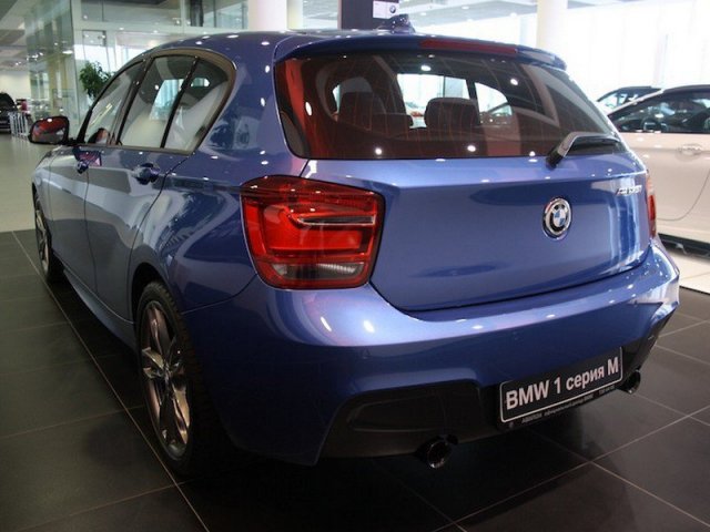 BMW 1 серия,  хэтчбек,  2012 г. в.,  механика,  1,598 л,  цвет:  синий в городе Москва, фото 2, стоимость: 875 000 руб.