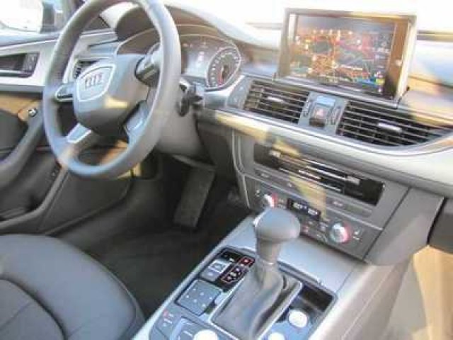 Audi A6,  седан,  2013 г. в.,  автомат,  2 л,  цвет:  черный металлик в городе Москва, фото 4, стоимость: 1 565 000 руб.