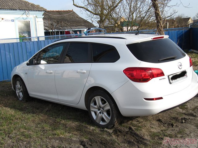 Универсал бу краснодарский край. Opel Astra универсал 2012.