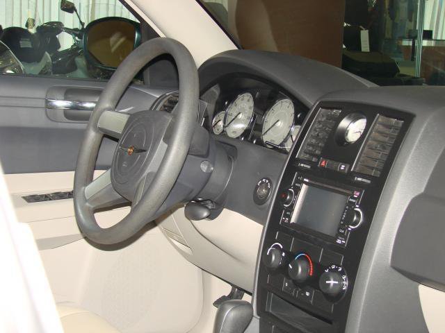 Chrysler 300C,  2005 г. в.,  автоматическая,  2736 куб.,  пробег:  123900 км. в городе Москва, фото 3, стоимость: 599 000 руб.
