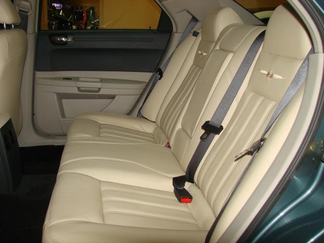 Chrysler 300C,  2005 г. в.,  автоматическая,  2736 куб.,  пробег:  123900 км. в городе Москва, фото 6, стоимость: 599 000 руб.