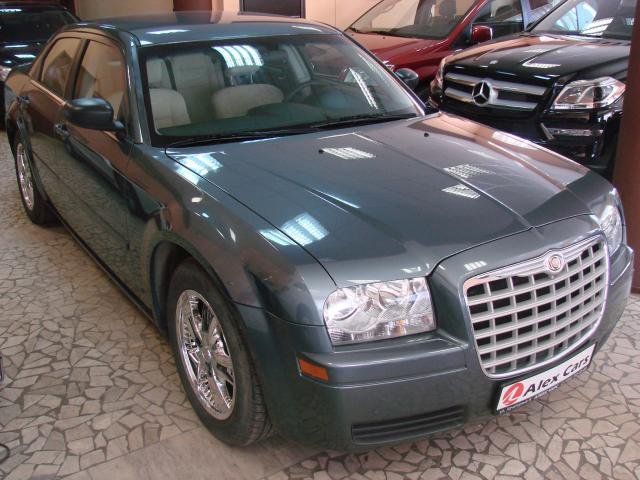 Chrysler 300C,  2005 г. в.,  автоматическая,  2736 куб.,  пробег:  123900 км. в городе Москва, фото 8, Московская область