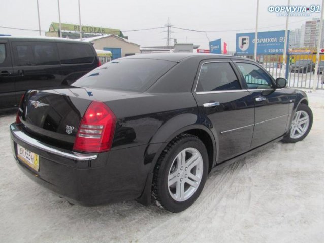 Продаётся Chrysler 300C 2006 г. в.,  2736 см3,  тип двигателя:  бензин карбюратор,  цвет:  черный,  пробег:  103000 км. в городе Москва, фото 4, Chrysler