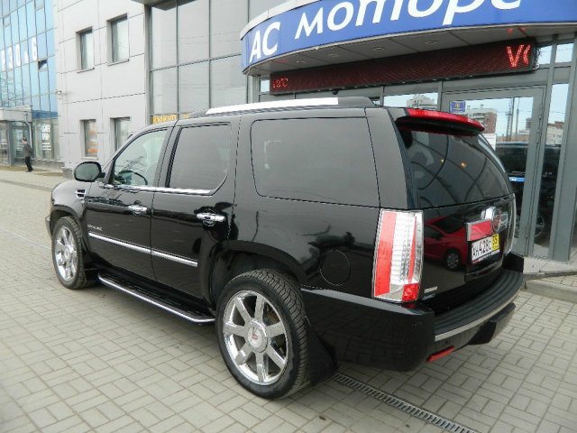 Продаётся Cadillac Escalade 2010 г. в.,  6.2 см3,  пробег:  94000 км.,  цвет:  черный в городе Санкт-Петербург, фото 8, стоимость: 1 650 000 руб.