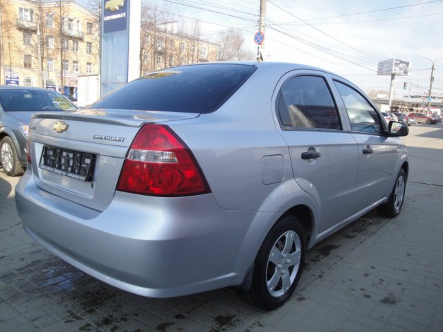 Продается Chevrolet Aveo,  цвет:  серебристый металлик,  двигатель: 1.2 л,  84 л. с.,  кпп:  механическая,  кузов:  Седан,  пробег:  75000 км в городе Нижний Новгород, фото 4, стоимость: 300 000 руб.