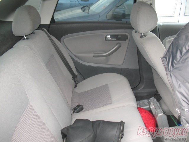 Seat Cordoba,  седан,  2003 г. в.,  пробег:  125000 км.,  автоматическая,  1.4 л в городе Москва, фото 3, стоимость: 260 000 руб.
