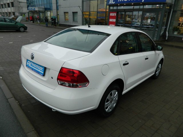 Продаётся Volkswagen Polo 2013 г. в.,  1.6 см3,  ,  цвет:  белый в городе Санкт-Петербург, фото 1, Ленинградская область