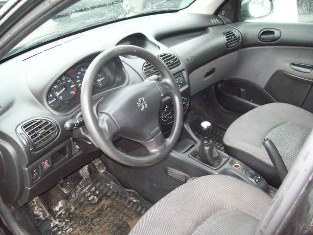 Продается Peugeot 206,  цвет:  черный,  двигатель: 1.4 л,  75 л. с.,  кпп:  механика,  кузов:  Седан,  пробег:  120000 км в городе Самара, фото 3, Самарская область