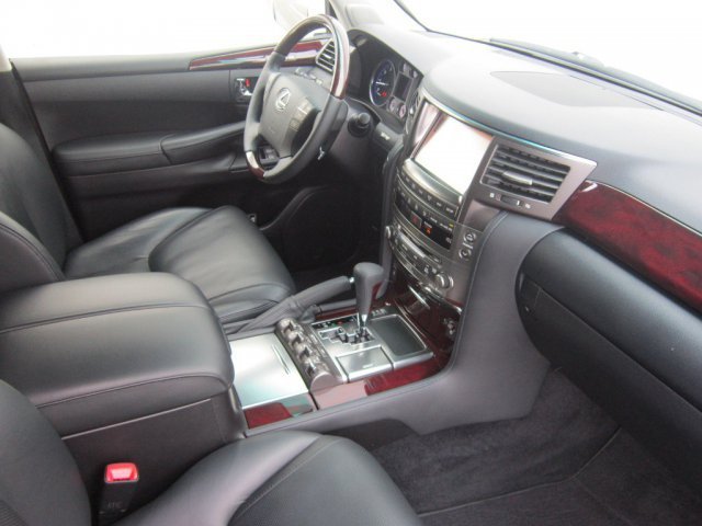 Продается автомобиль Lexus LX 570 2011 года в городе Москва, фото 2, Lexus