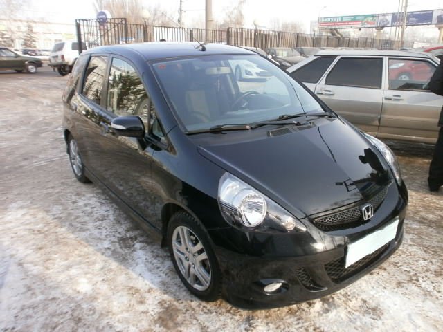 Продается Honda Jazz,  цвет:  черный,  двигатель: 1.3 л,  83 л. с.,  кпп:  автомат,  кузов:  Хэтчбек,  пробег:  75400 км в городе Тольятти, фото 1, стоимость: 415 000 руб.