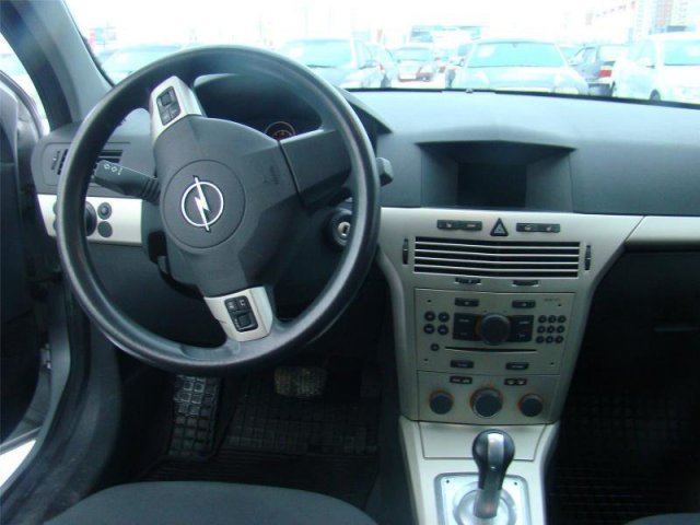 Продается Opel Astra 2008 г. в.,  1.6 л.,  РКПП,  61842 км.,  отличное состояние в городе Тюмень, фото 4, Тюменская область