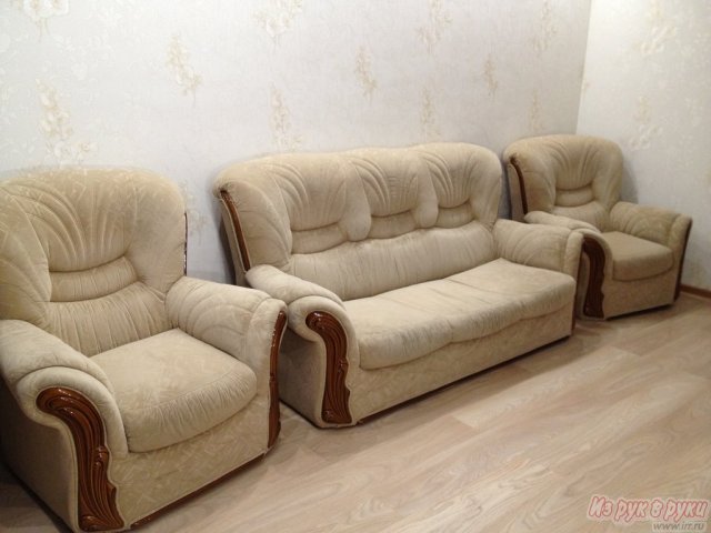 Продам мягкий уголок в хорошем состоянии (диван + 2 кресла) в городе Тюмень, фото 1, стоимость: 10 000 руб.