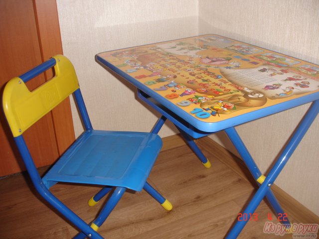 Детский столик с обучающим материалом в городе Курган, фото 1, Стульчики для кормления, столы