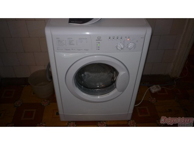 Продам:  стиральная машина Indesit WISL 102 в городе Красноярск, фото 1, Красноярский край