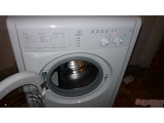 Продам:  стиральная машина Indesit WISL 102 в городе Красноярск, фото 2, стоимость: 5 000 руб.