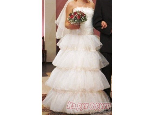 свадебное платье в городе Барнаул, фото 2, стоимость: 8 000 руб.
