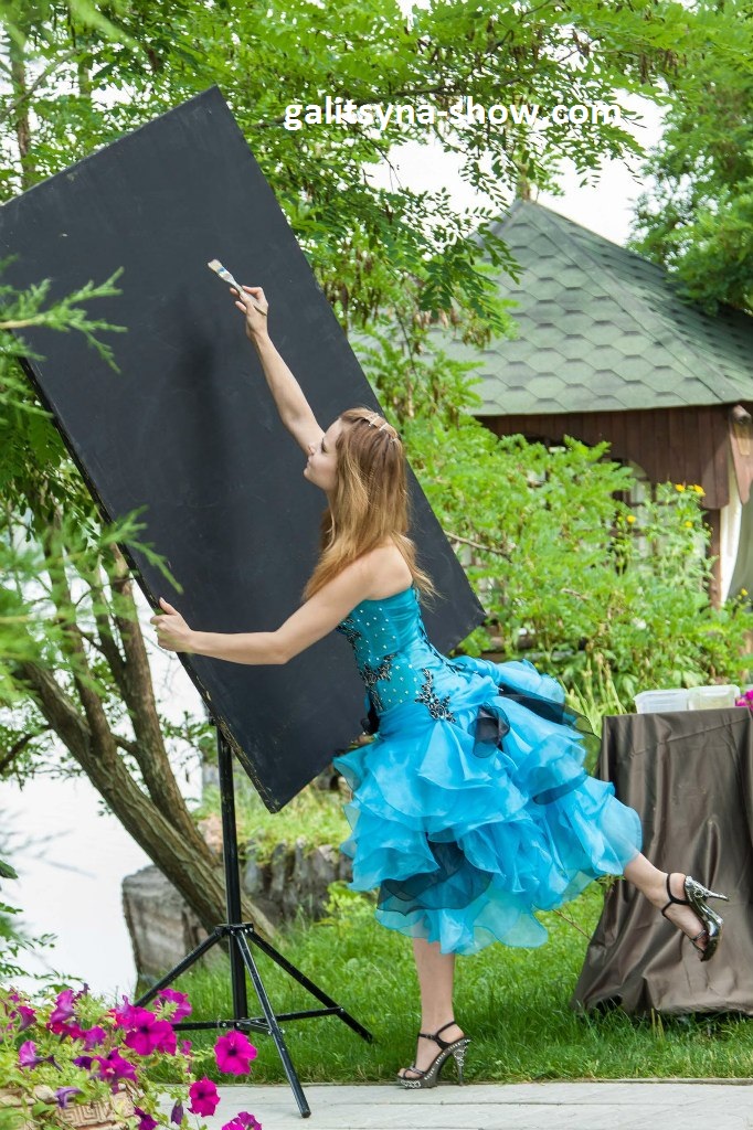 Танцующий художник/Танцующее полотно в городе Воронеж, фото 2, телефон продавца: +7 (800) 775-79-07